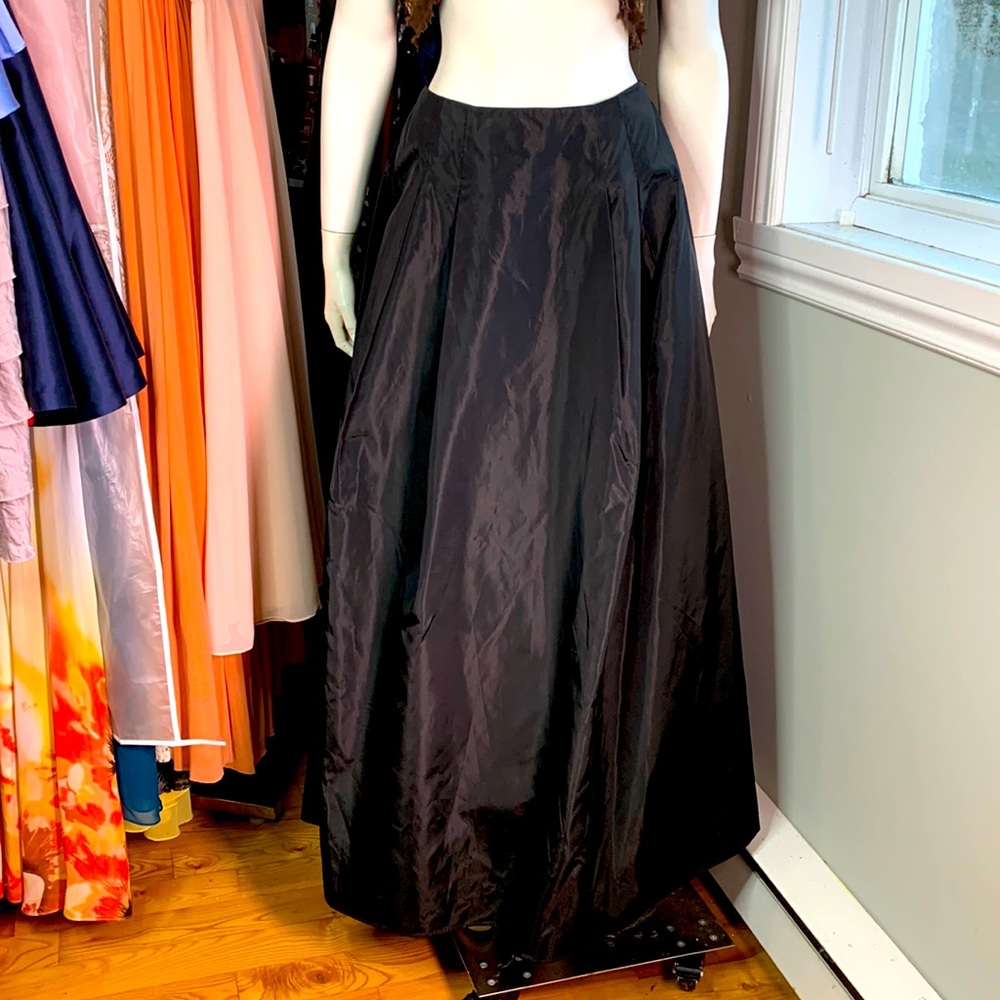 Full length black skirt formal Evening Tuile sz 10 medium